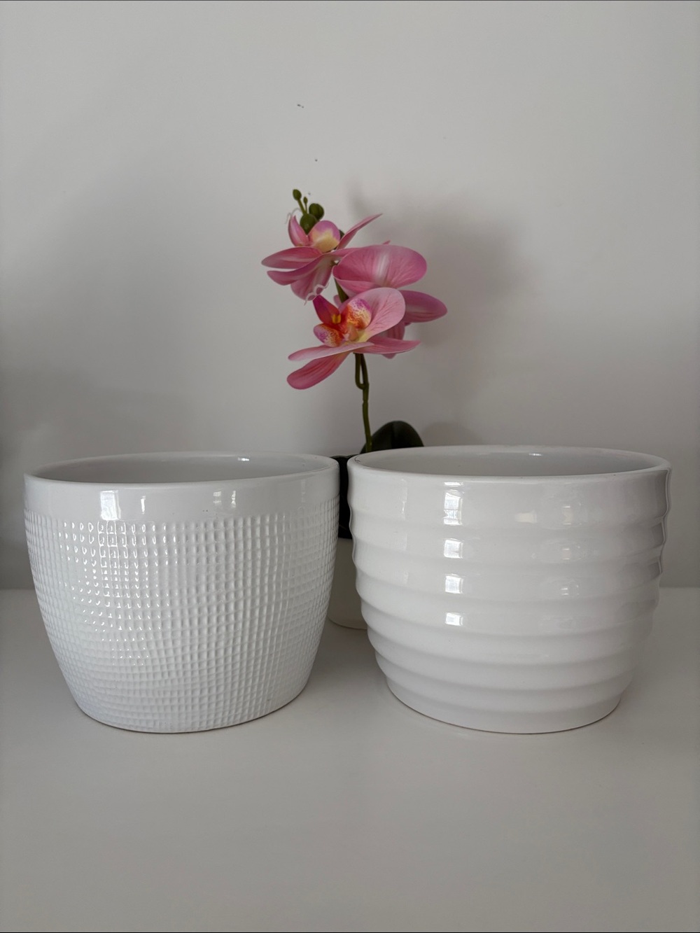 White Ceramic Planter Set – Ribbed & Textured Indoor Plant Pots (Set of 2)